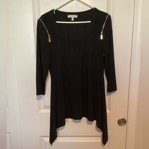 Chaus Women's Maria Three Quarter Sleeve Zipper Shoulder Sharkbite Top Sz L